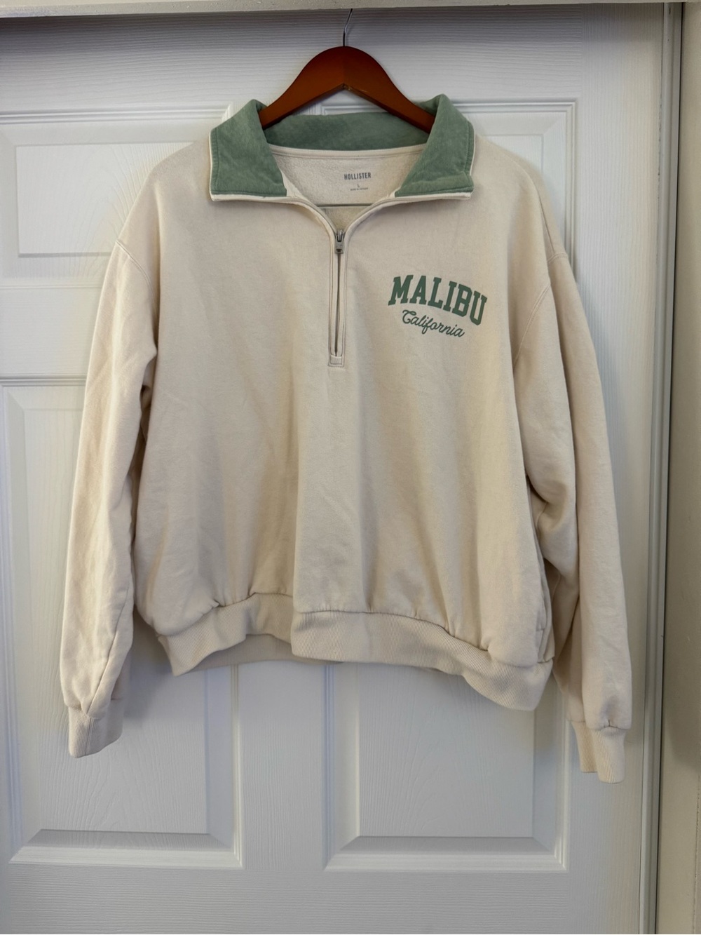 Hollister Malibu California Quarter-Zip Pullover Sweatshirt - Cream & Sage Green